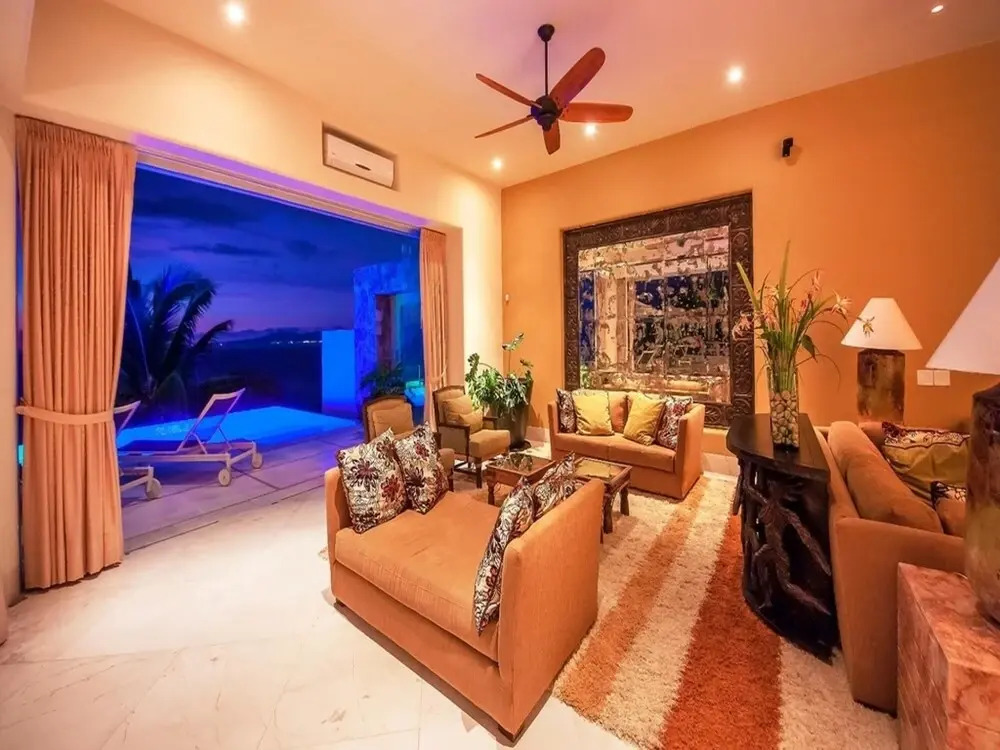 Sunny Vacation Villa 95