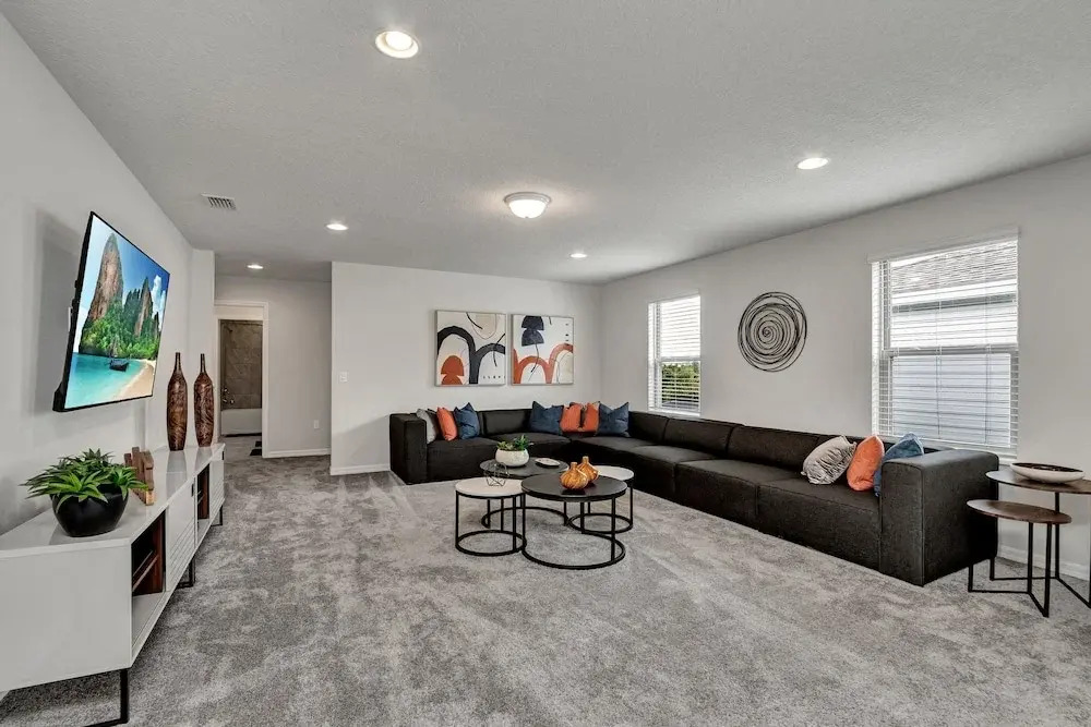 8919 Windor Westside