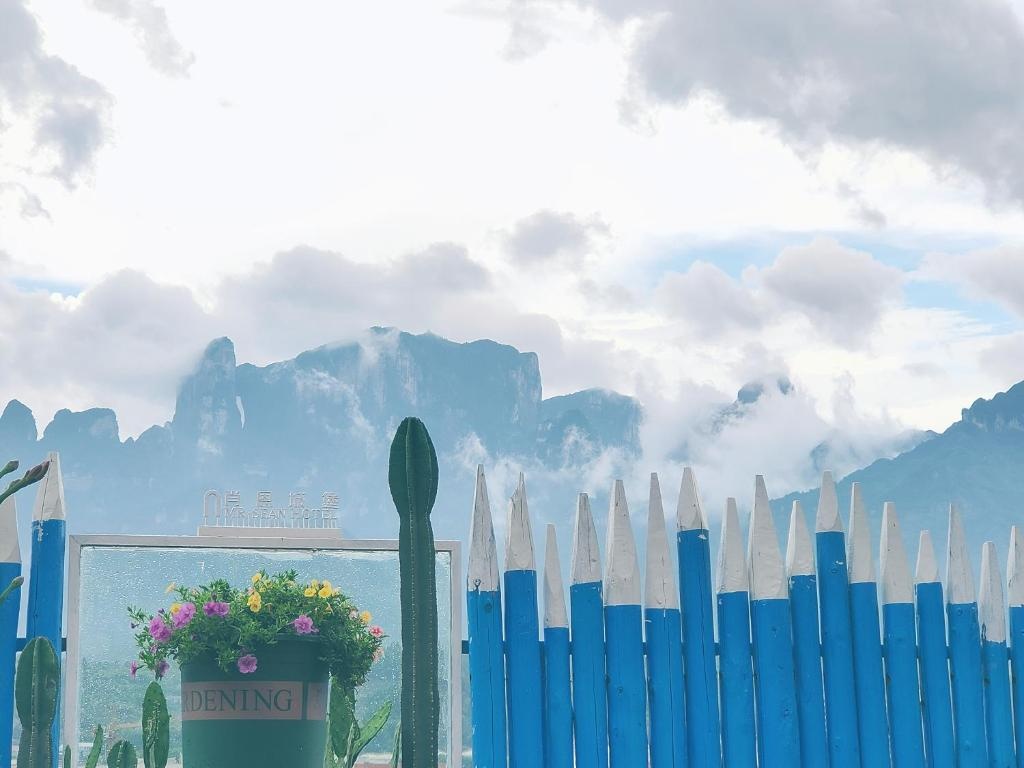 ROY Sean Castle Resort Inn-Zhangjiajie Tianmenshan Cableway Branch