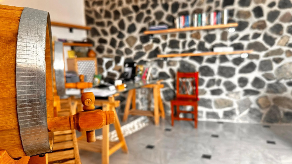 Phaos Santorini Suites