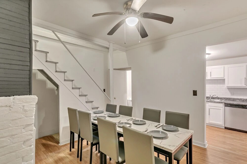 Cozy Charming Two-story Home Great For Long Stays 3 Bedroom Home by RedAwning