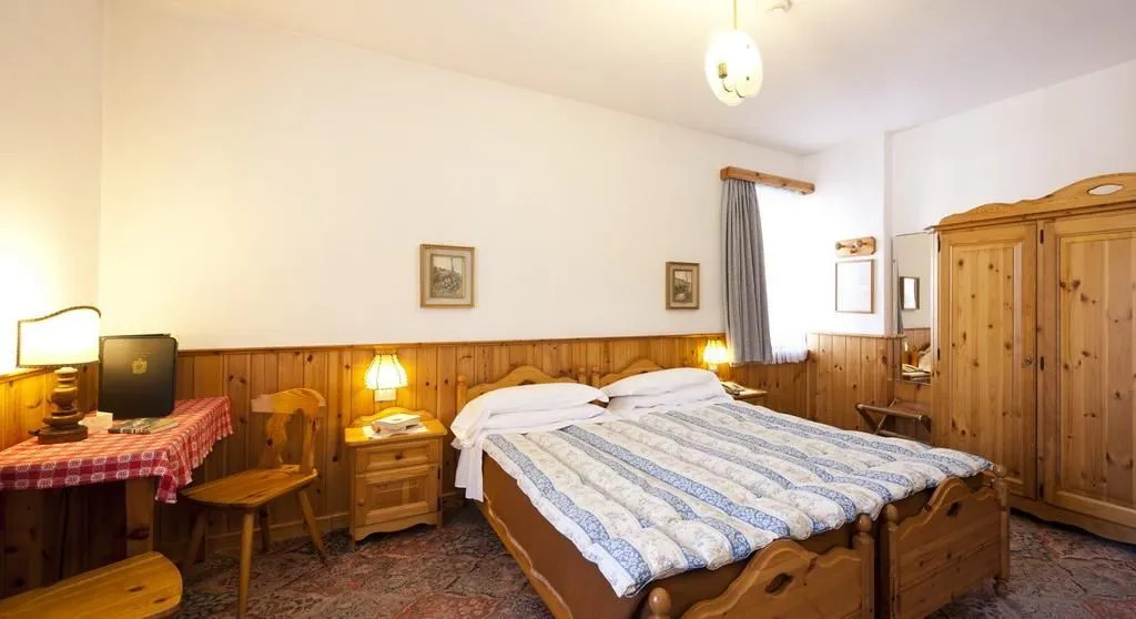Hotel Bellaria - Cortina dAmpezzo - parking