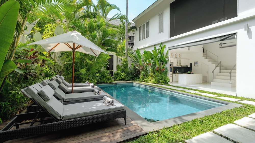 Villa Merta Sari 10 by Villa Finder
