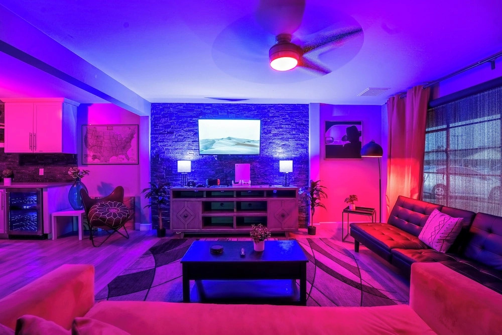 Poolside Nights & Neon Vibes! Scottsdale Escape
