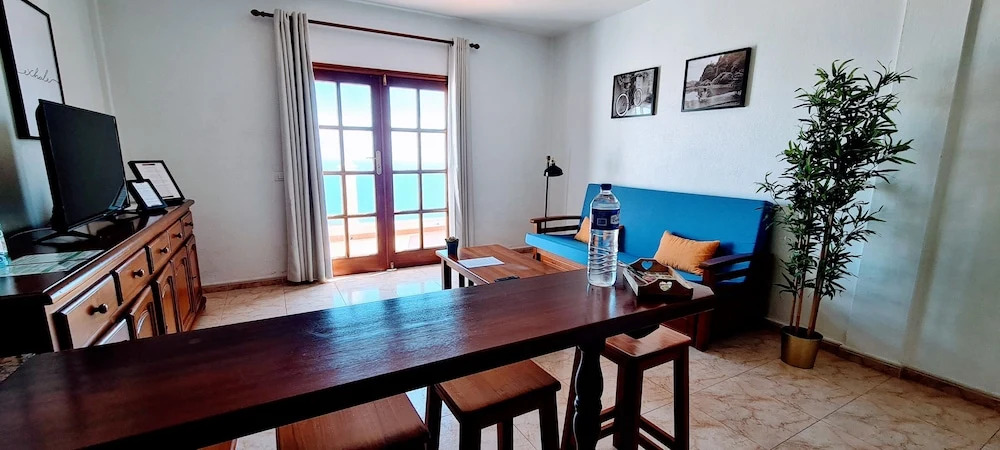 VV Mirador Isla Bonita "by henrypole home"