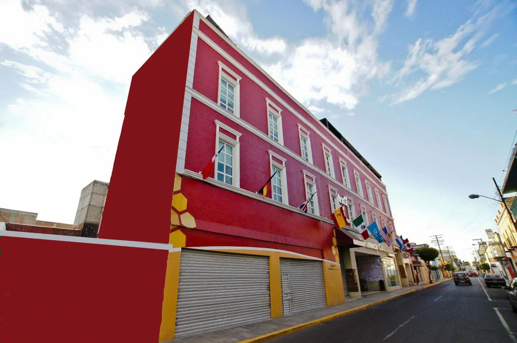First Inn Hotel & Business