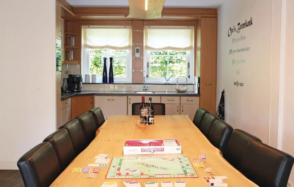 6 Bedroom Lovely Home In Lunteren