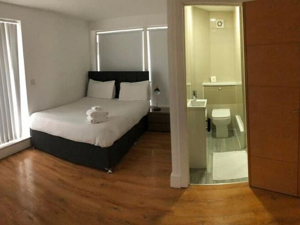 Modern Apartment in London With River Graveney Nearby