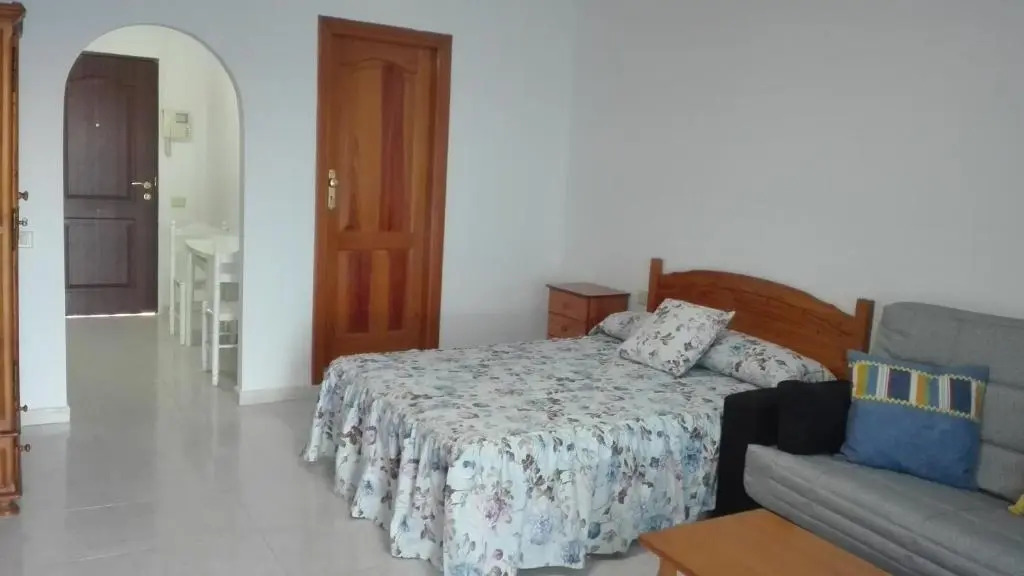 Studio Apartment with Sea View And Pool
