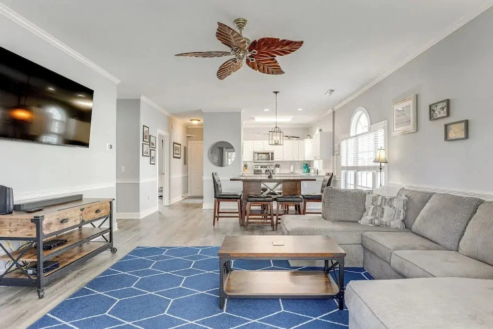 The Magnolia Green: Golf Views, Pool & Patio