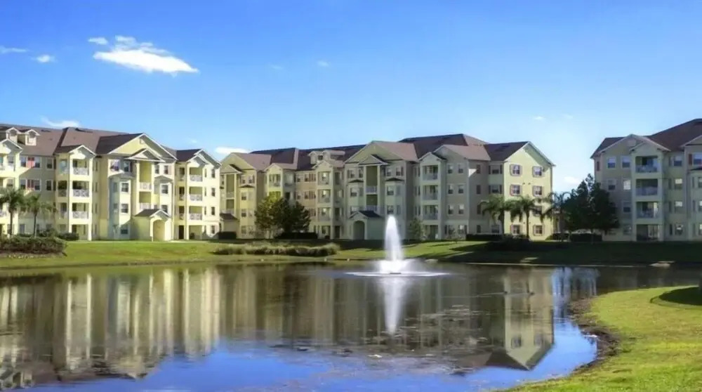 Stunning 3 bed Condo With Pictuersque Water View