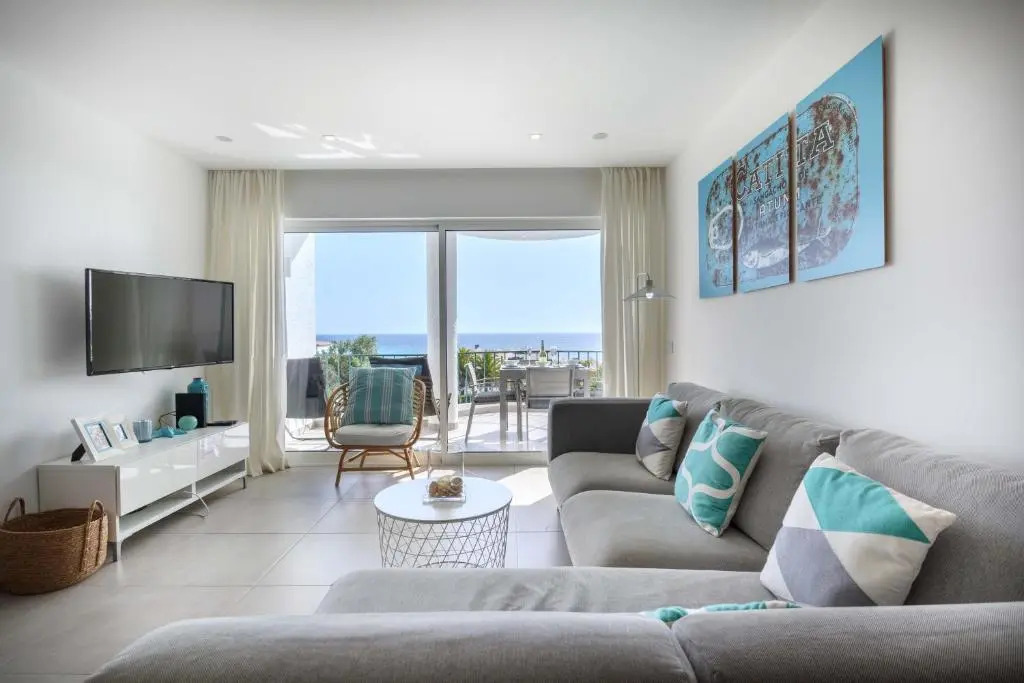 Waterside 3 Bedroom Sea View