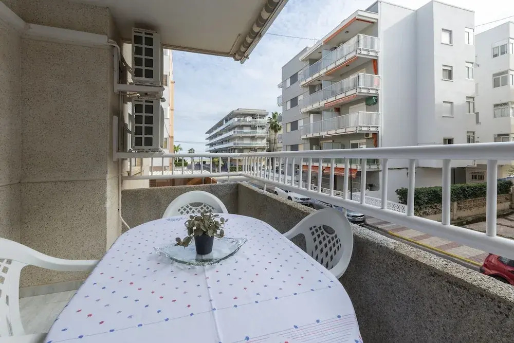 Estornell With 2 Bedrooms and 1 Bathrooms