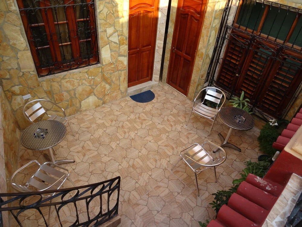 Hostal El Atico