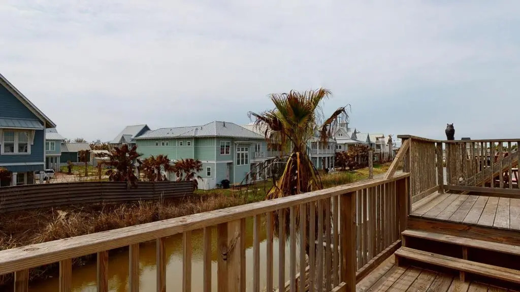 CLP804 Upscale 5 Bedroom Home, Close to Beach with Boardwalk, Community Pool