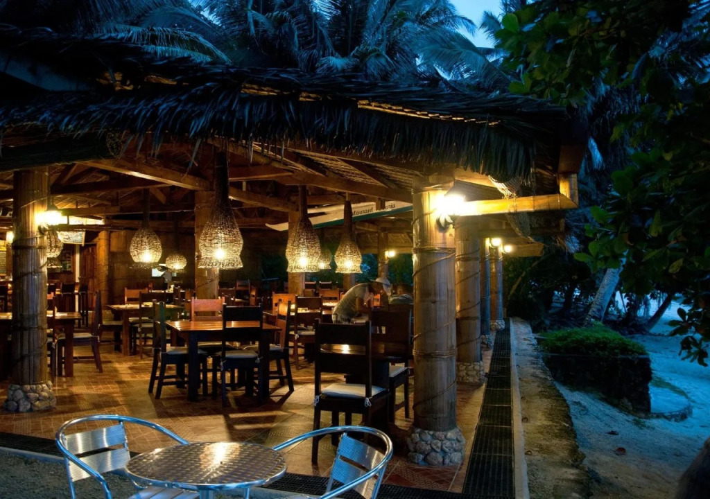 Easy Diving and Beach Resort