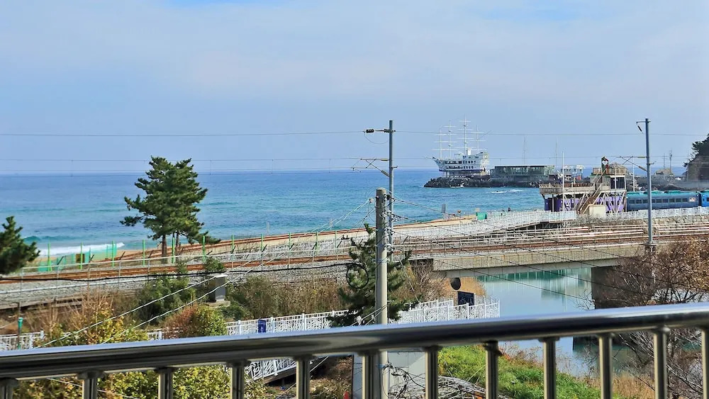 Gangneung Buchaegil Motel and Pension