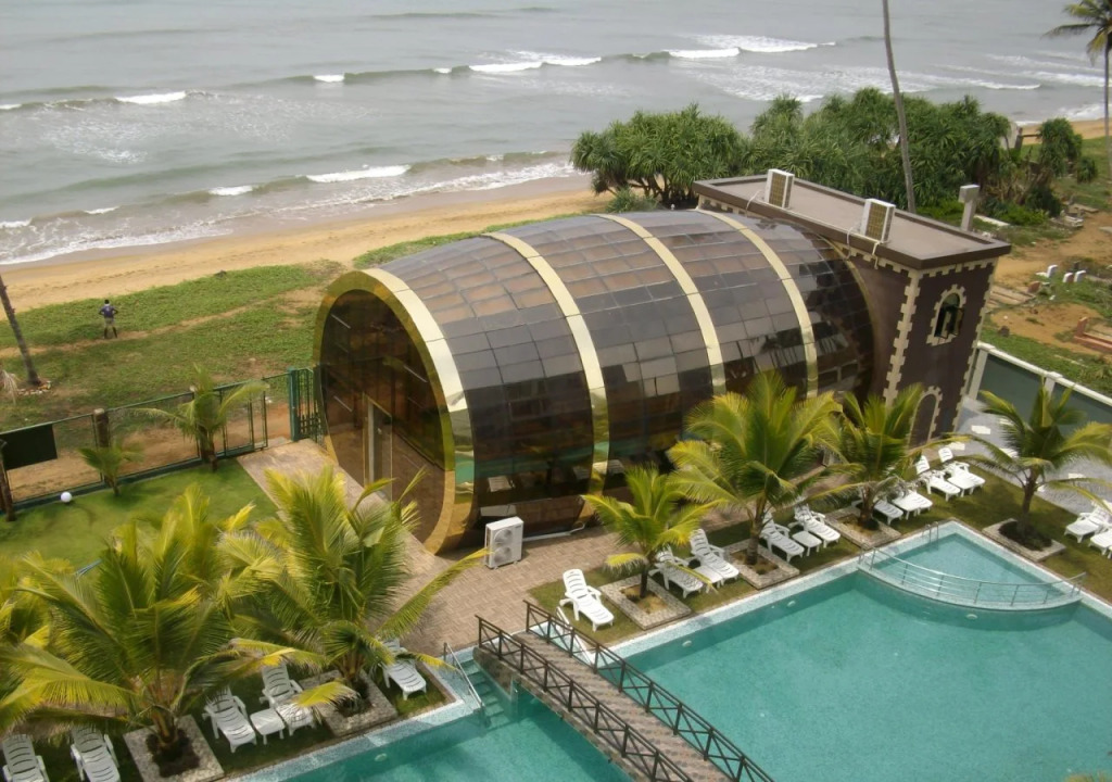 Ocean Queen hotel