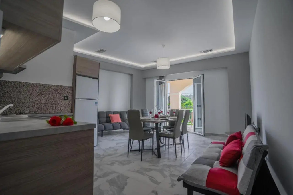 Katsaros Luxury Apts II 5 Min Walk To Beach