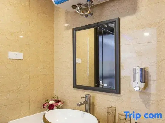SAM Hotel and Apartment Danang - 150m to the beach & 200m to An Thuong area