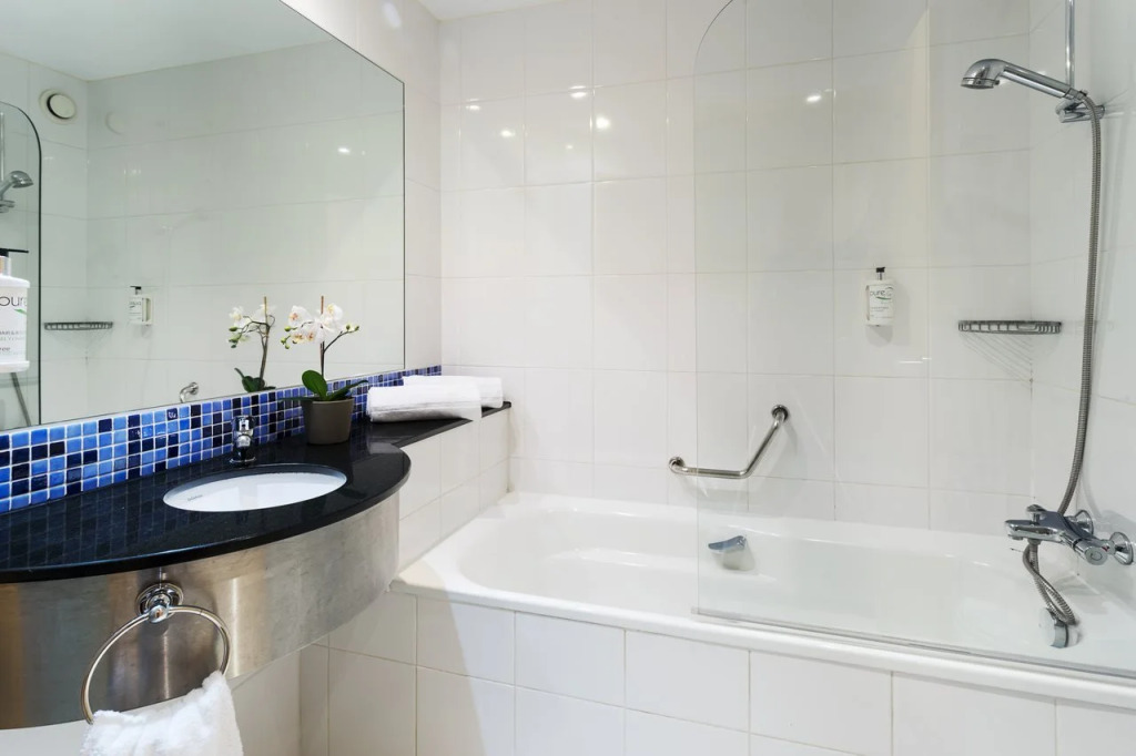B&B HOTEL Girona 3