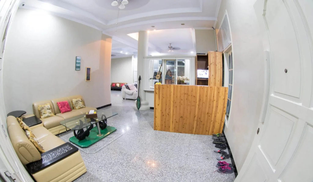 Bonsai Surf Lodge