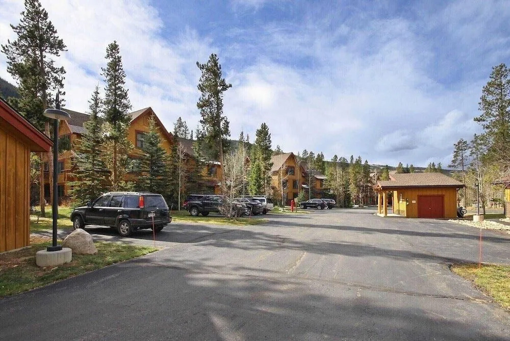 8775 Trappers Crossing - 1 Br Condo
