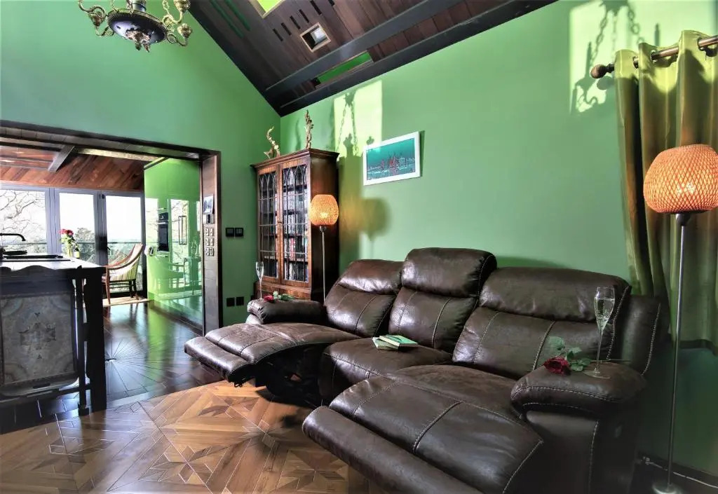 Belmont Penthouse Apartment