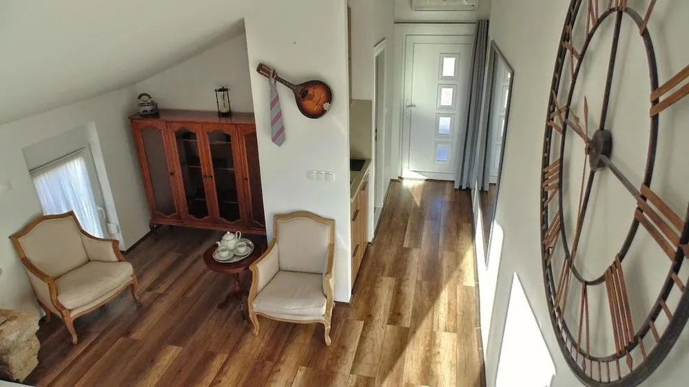 Refresh Boutique Apartments