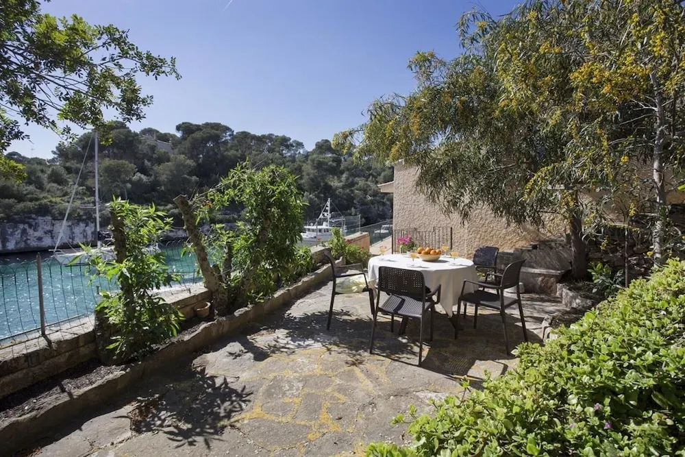 House - 2 Bedrooms with Sea views - 103213