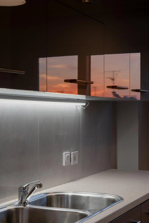 Sunny penthouse w/ Acropolis view next to metro