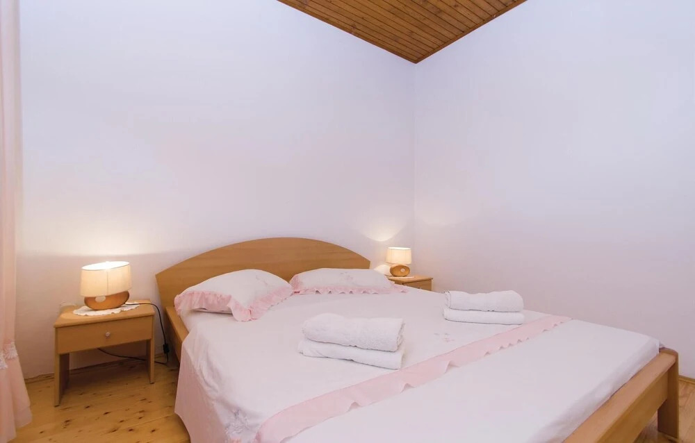 One-Bedroom Holiday Home In Kneze