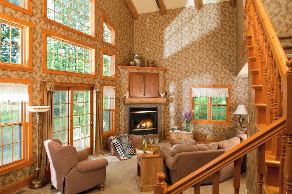 Chanticleer Cabins