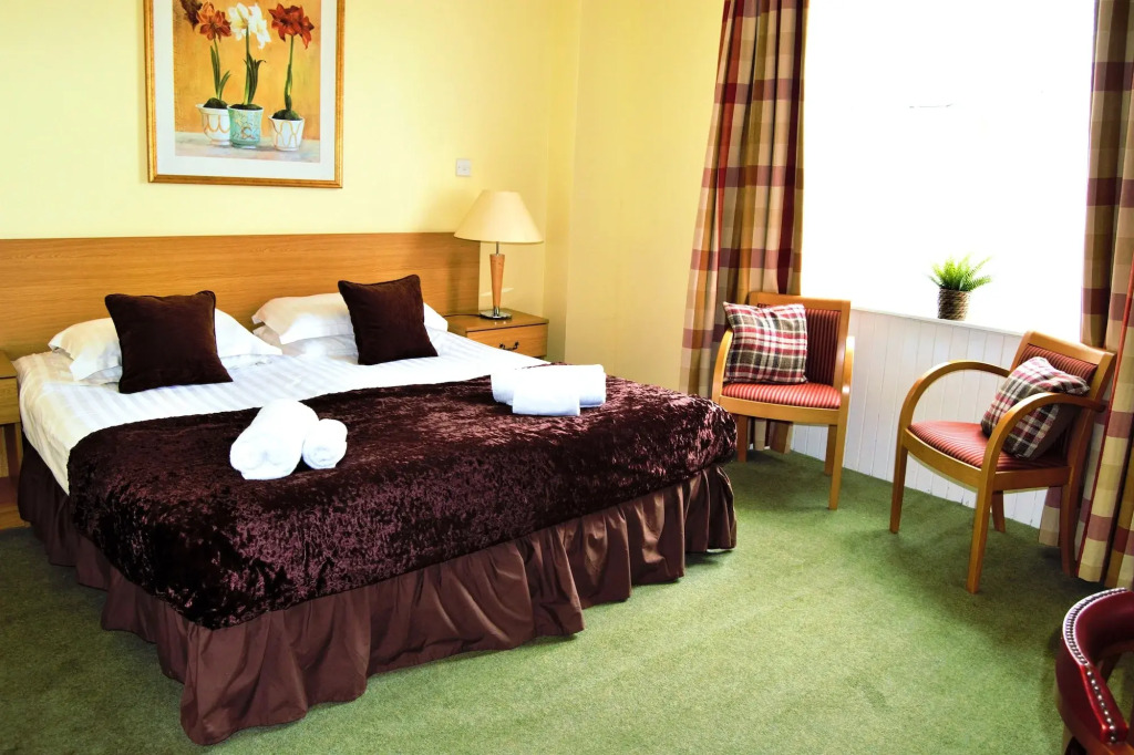 Bridge of Cally Hotel