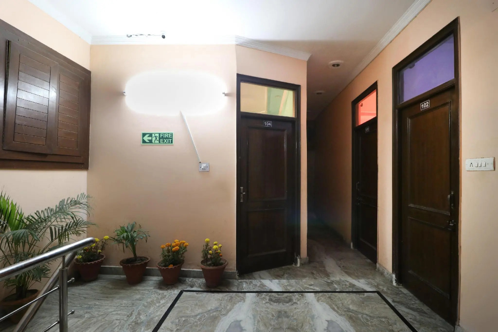 OYO 65698 Vansh Residency
