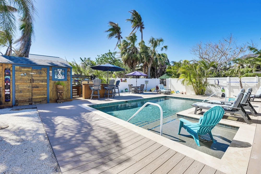 Outdoor Bar & Heated Pool: Bradenton Beach Home