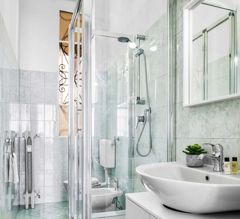 Luxury 2 Bedrooms Home in Milan Center