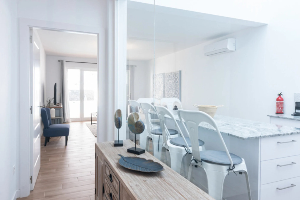 Villa AZAHAR Suites - beautiful and modern 3 bedroom property
