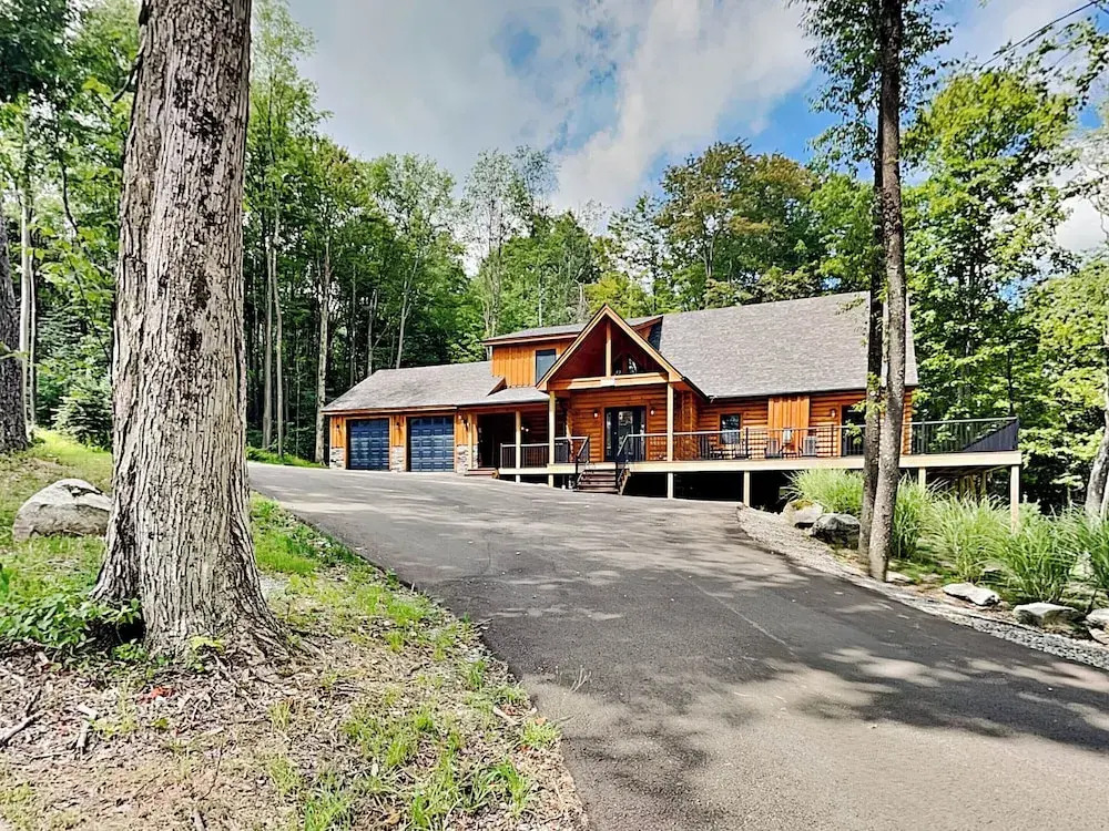 Honey Bear Hideaway