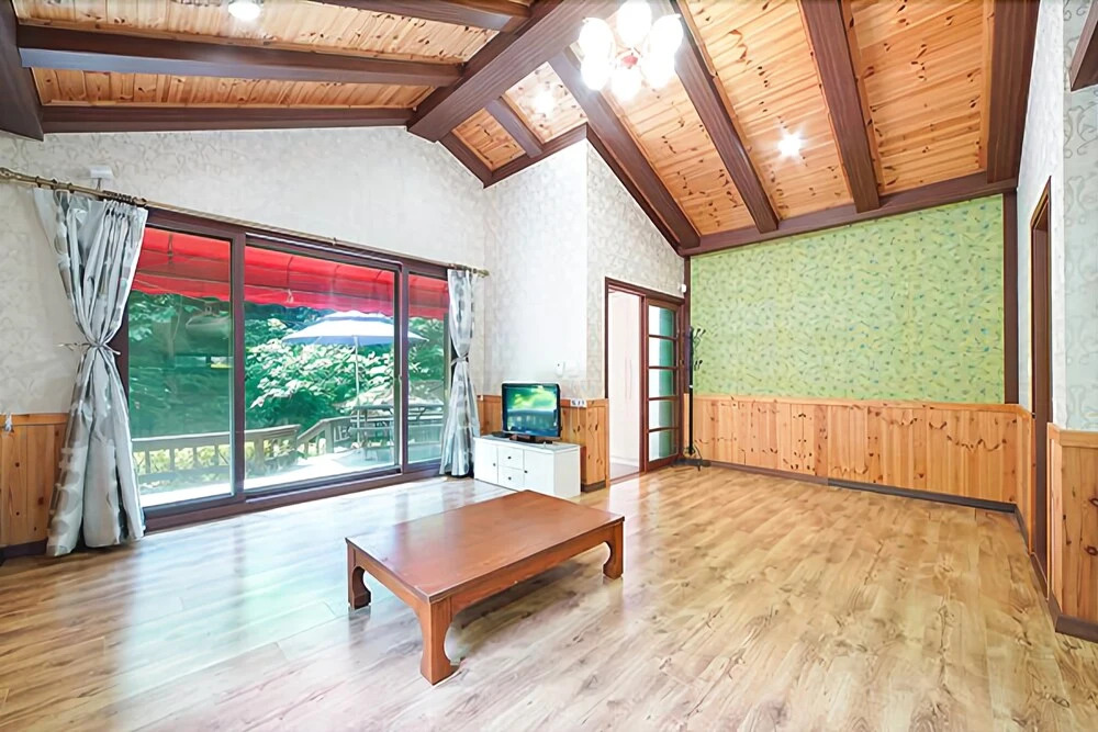 Yangpyeong Jongjagol Hill Fragrance Pension
