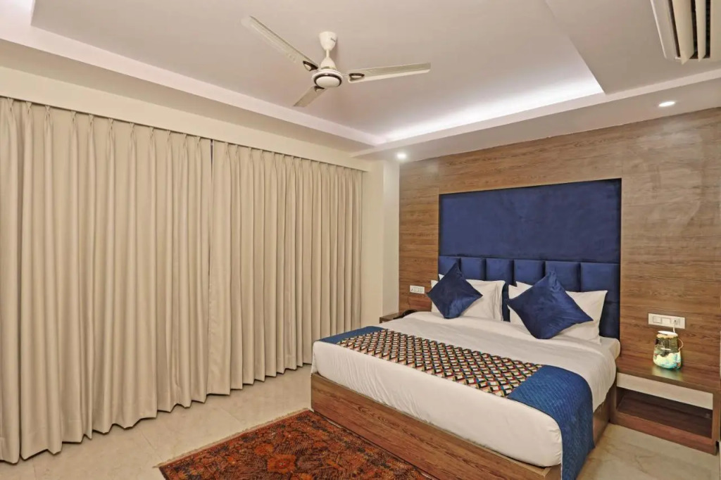 Hotel Cardinal Express OXMO Delhi Airport