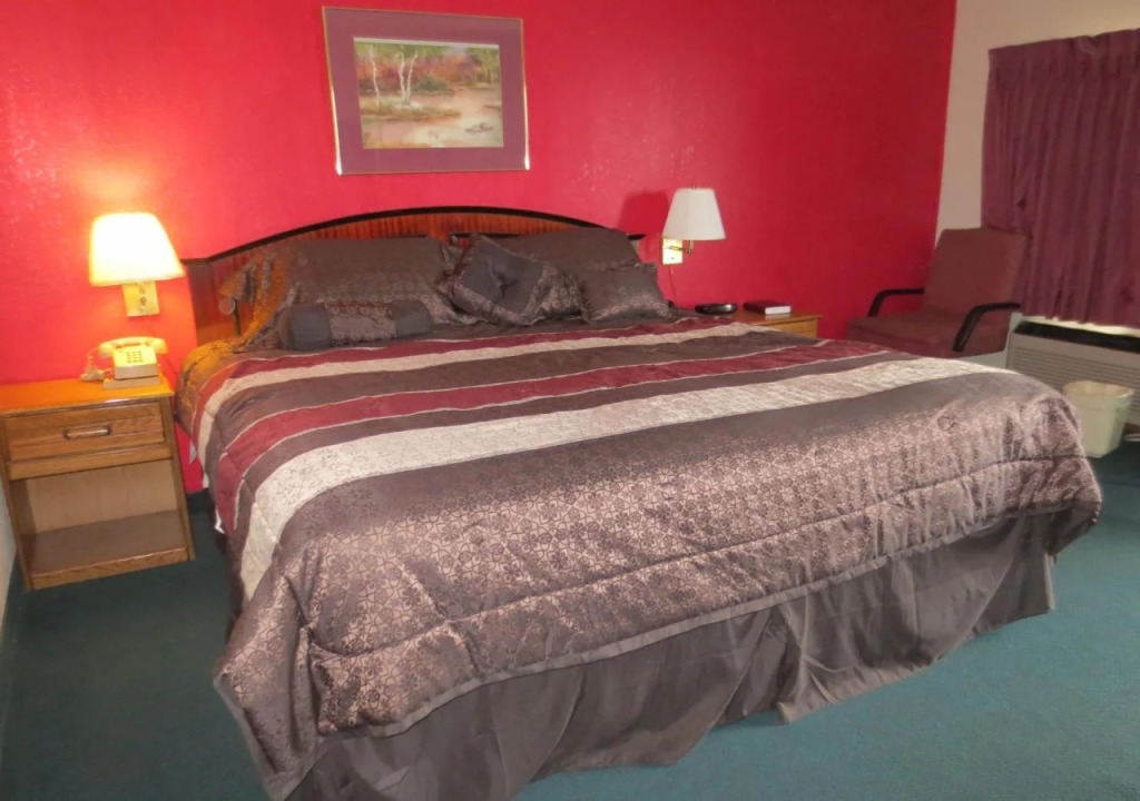 Americas Best Inn and Suites Emporia
