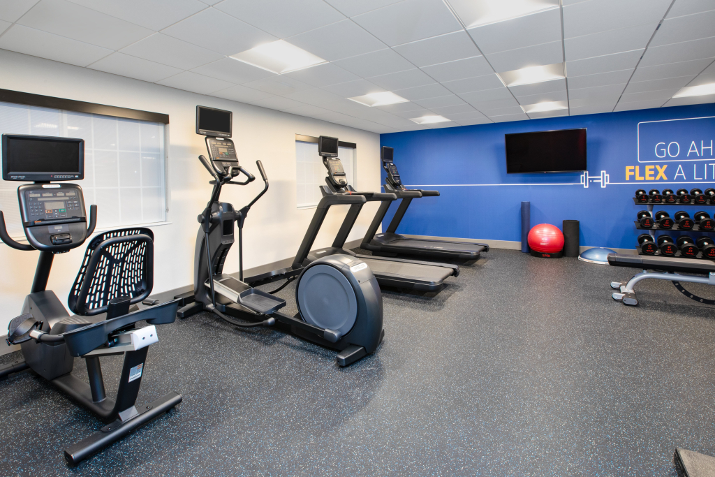 Holiday Inn Express Hotel & Suites Defiance by IHG