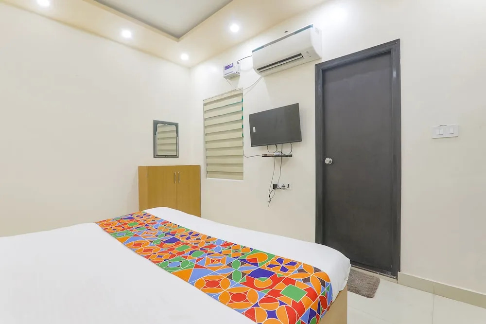 FabHotel US Inn - Nr Sarnath Museum