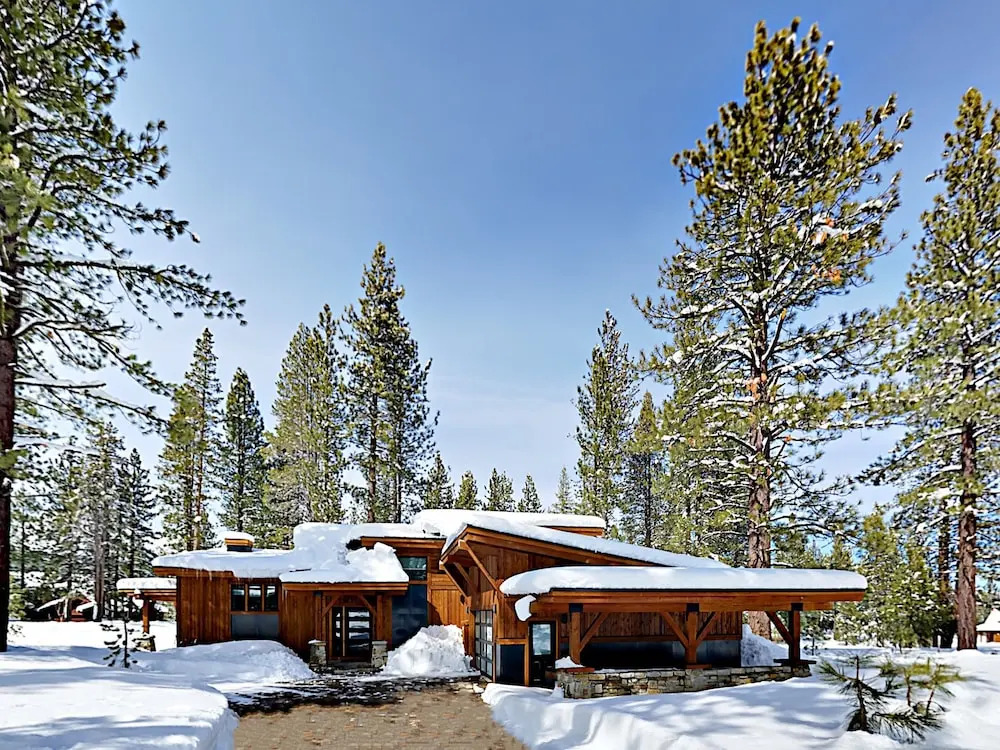 11090 Henness Road Home