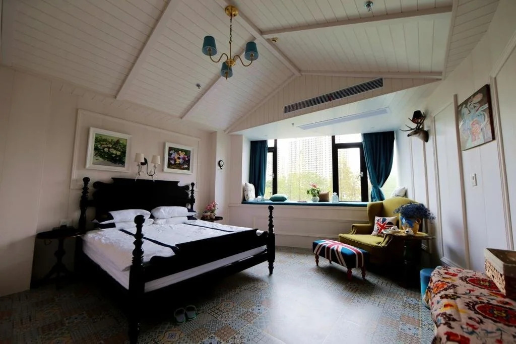 BingHe Street Art Hostel