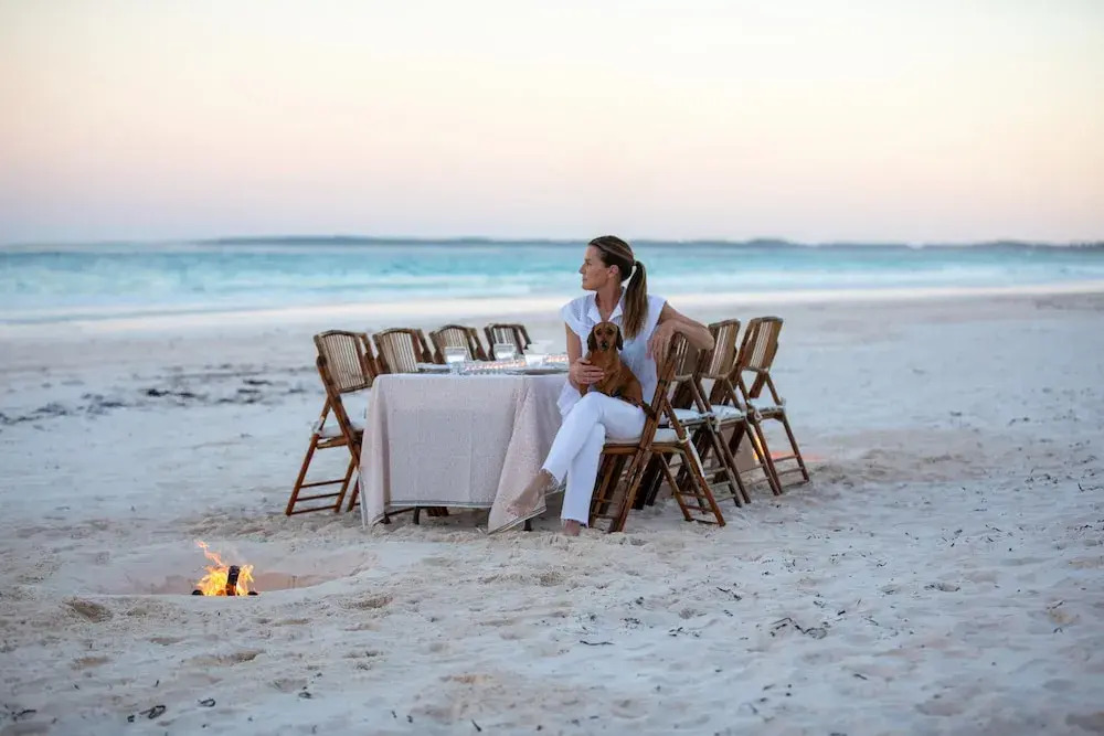 Hibiscus Hill Guest House - Elegant Garden Oasis, Pink Sand Bch 4 Bedroom Home