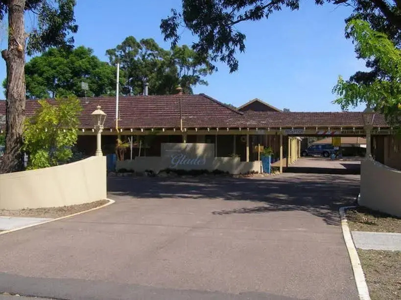 Glades Motor Inn
