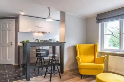 Colonel Suites & Apartments