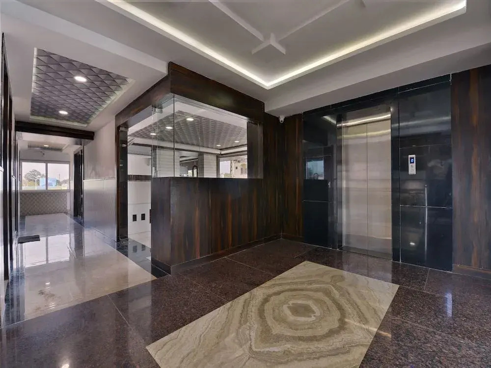 OYO 12694 Hotel Bauji Palace